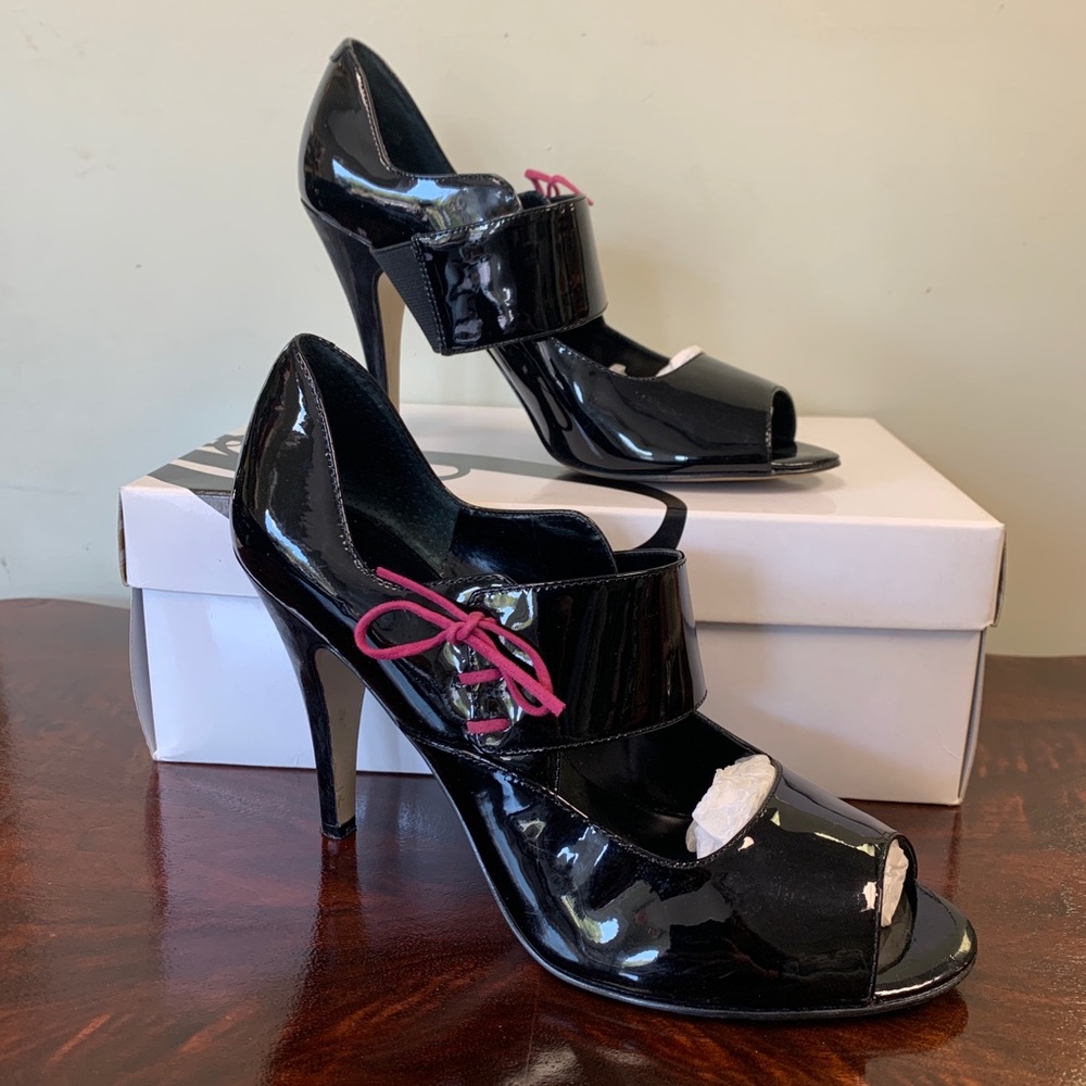 Nine West Black Patent Huilio High Heels 7.5 B-93